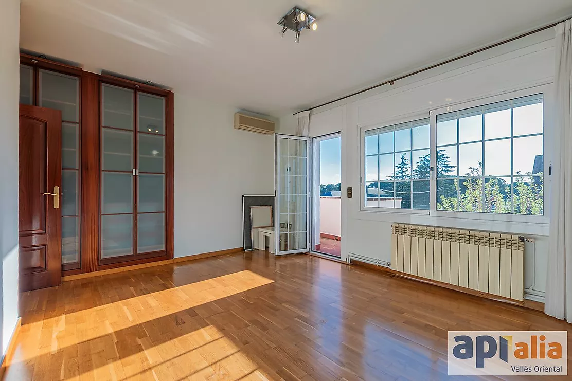 Sale of Chalet in Sant Pere de Vilamajor Urbanization Les Pungoles!!