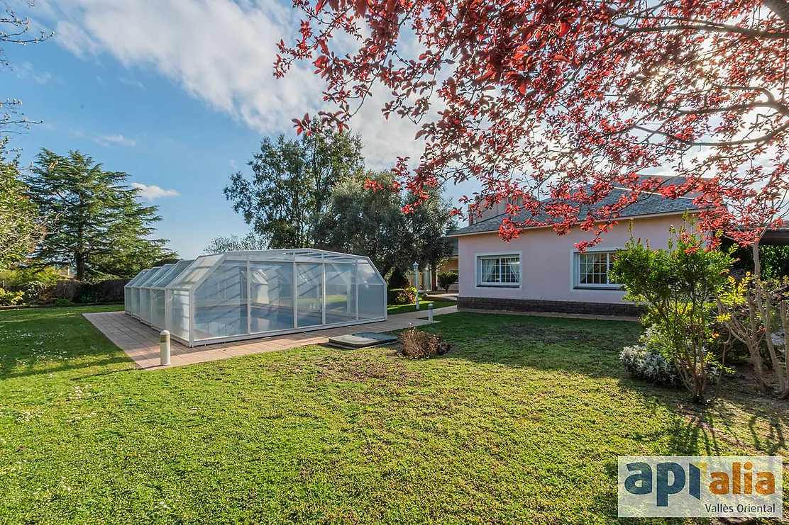 Sale of Chalet in Sant Pere de Vilamajor Urbanization Les Pungoles!!