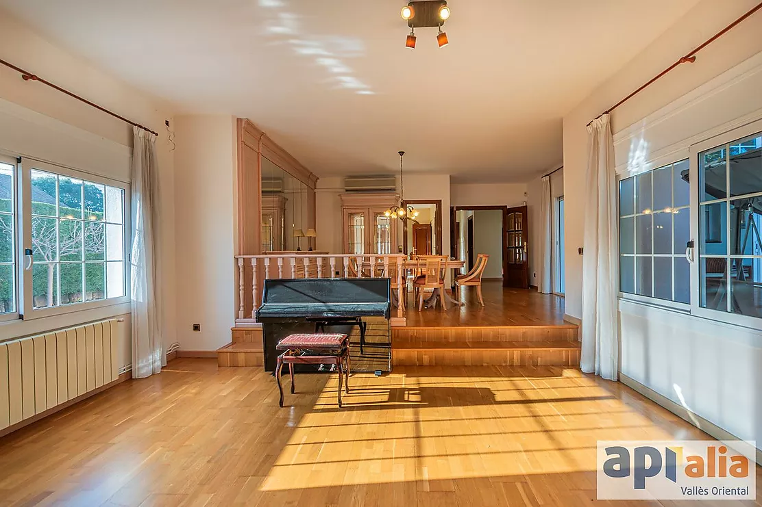 Sale of Chalet in Sant Pere de Vilamajor Urbanization Les Pungoles!!