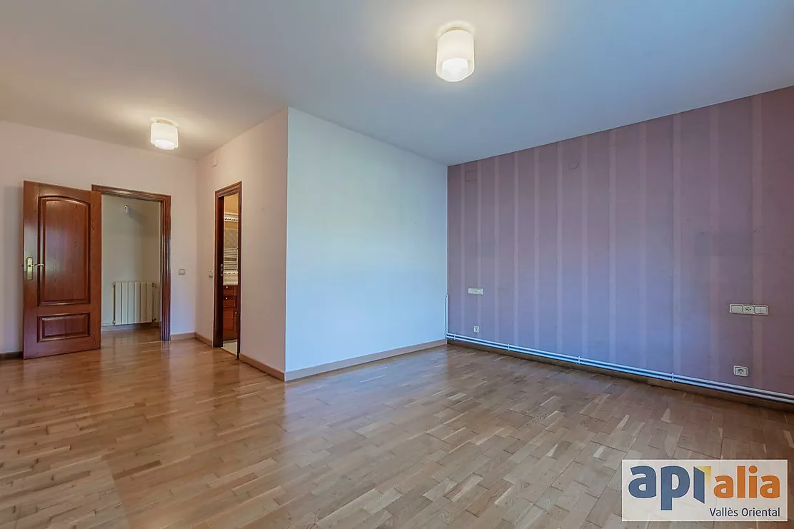 Sale of Chalet in Sant Pere de Vilamajor Urbanization Les Pungoles!!