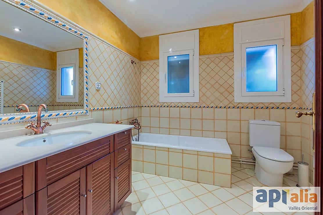 Sale of Chalet in Sant Pere de Vilamajor Urbanization Les Pungoles!!