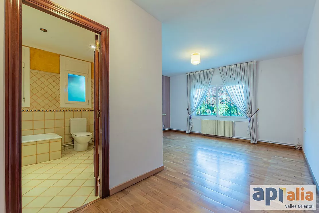Sale of Chalet in Sant Pere de Vilamajor Urbanization Les Pungoles!!