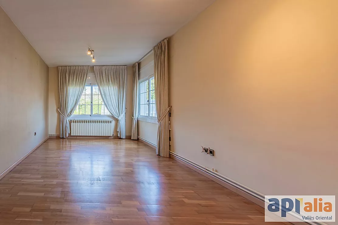 Sale of Chalet in Sant Pere de Vilamajor Urbanization Les Pungoles!!
