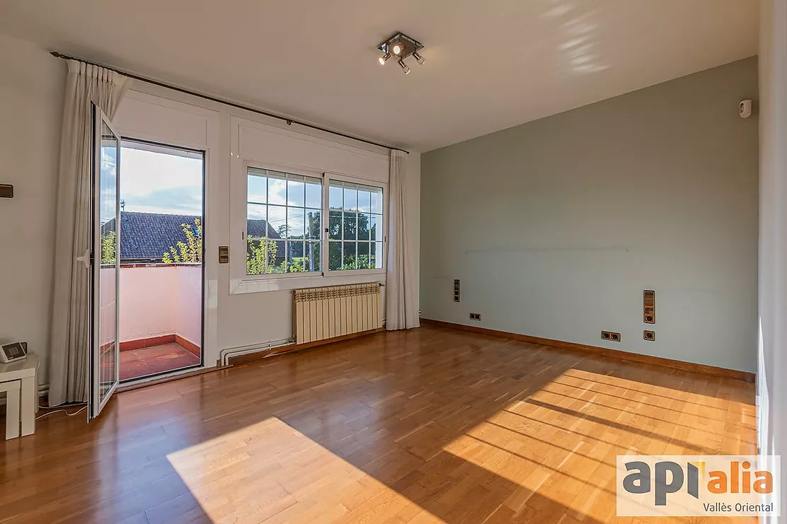 Sale of Chalet in Sant Pere de Vilamajor Urbanization Les Pungoles!!