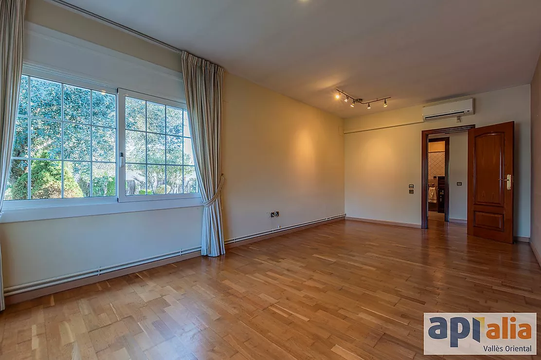 Sale of Chalet in Sant Pere de Vilamajor Urbanization Les Pungoles!!