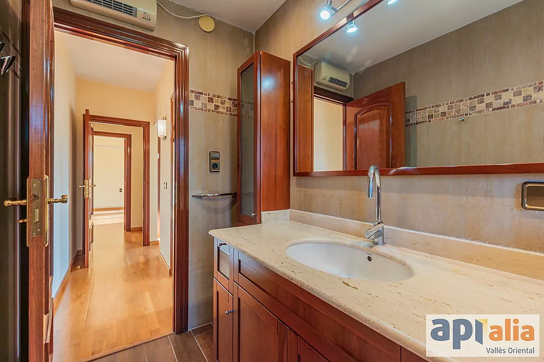 Sale of Chalet in Sant Pere de Vilamajor Urbanization Les Pungoles!!