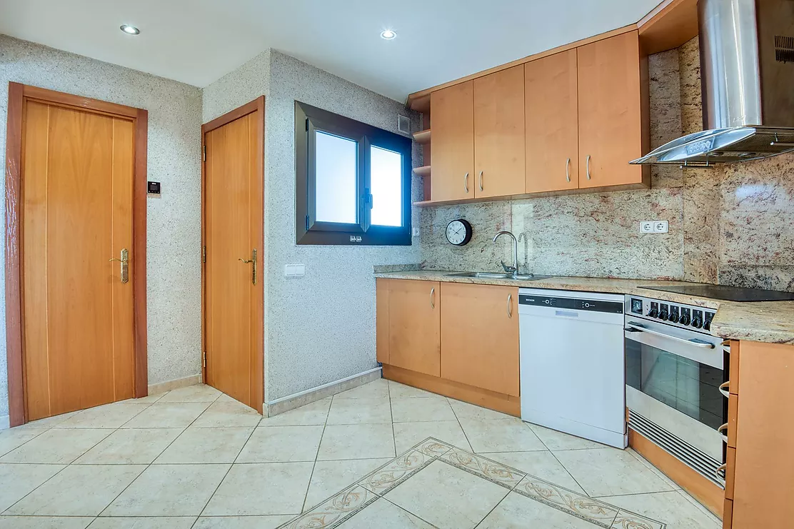 Beautiful apartment with terrace and views Platja d Aro