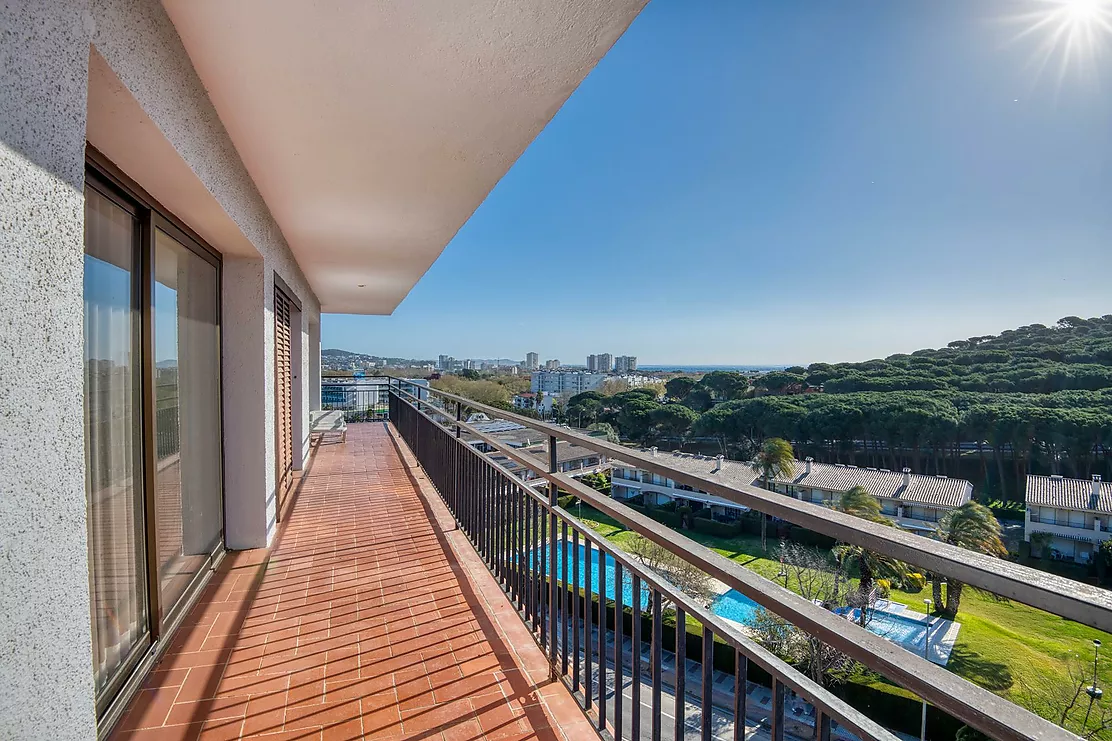 Beautiful apartment with terrace and views Platja d Aro