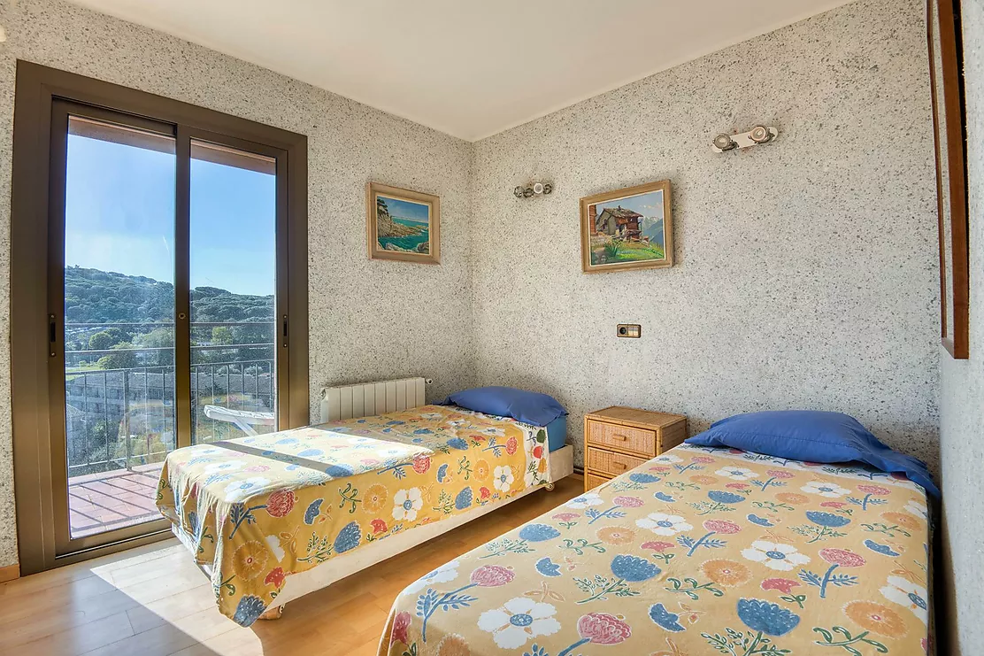 Beautiful apartment with terrace and views Platja d Aro