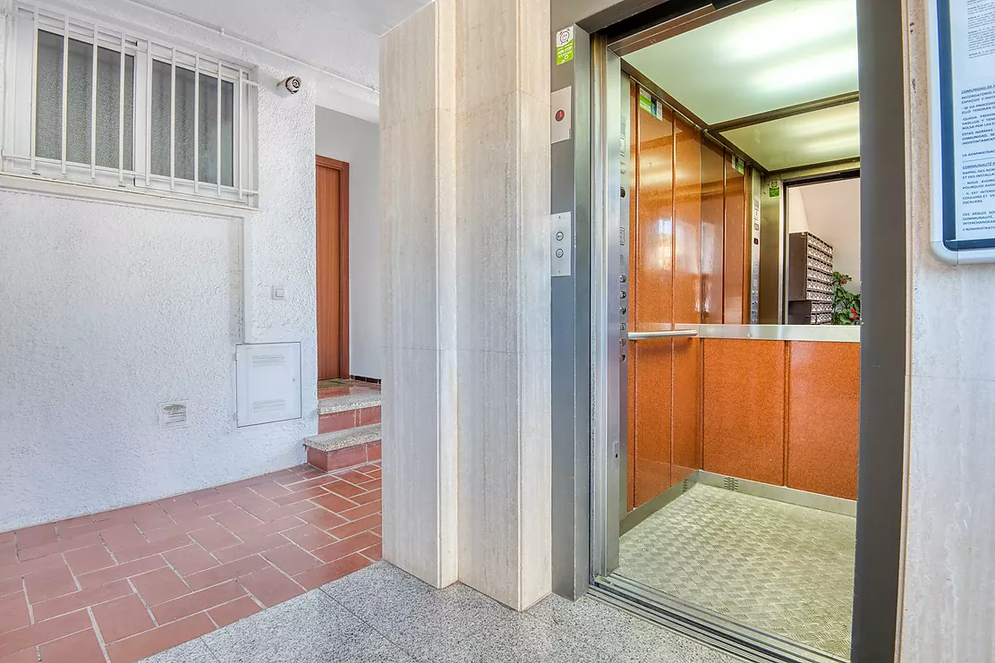 Beautiful apartment with terrace and views Platja d Aro