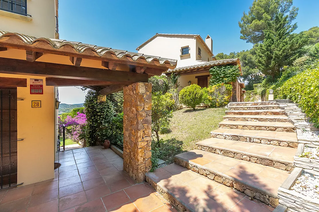 CASA CON LICENCIA TURÍSTICA Magnífica casa con vistas al mar en Llafranc
