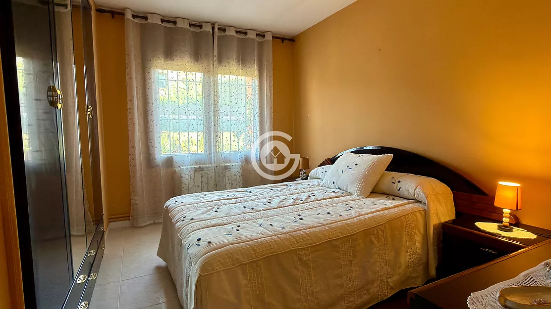AMPLIA VIVIENDA CON JARDÍN, GARAJE A UN PASO DEL CENTRO DE PALAFRUGELL