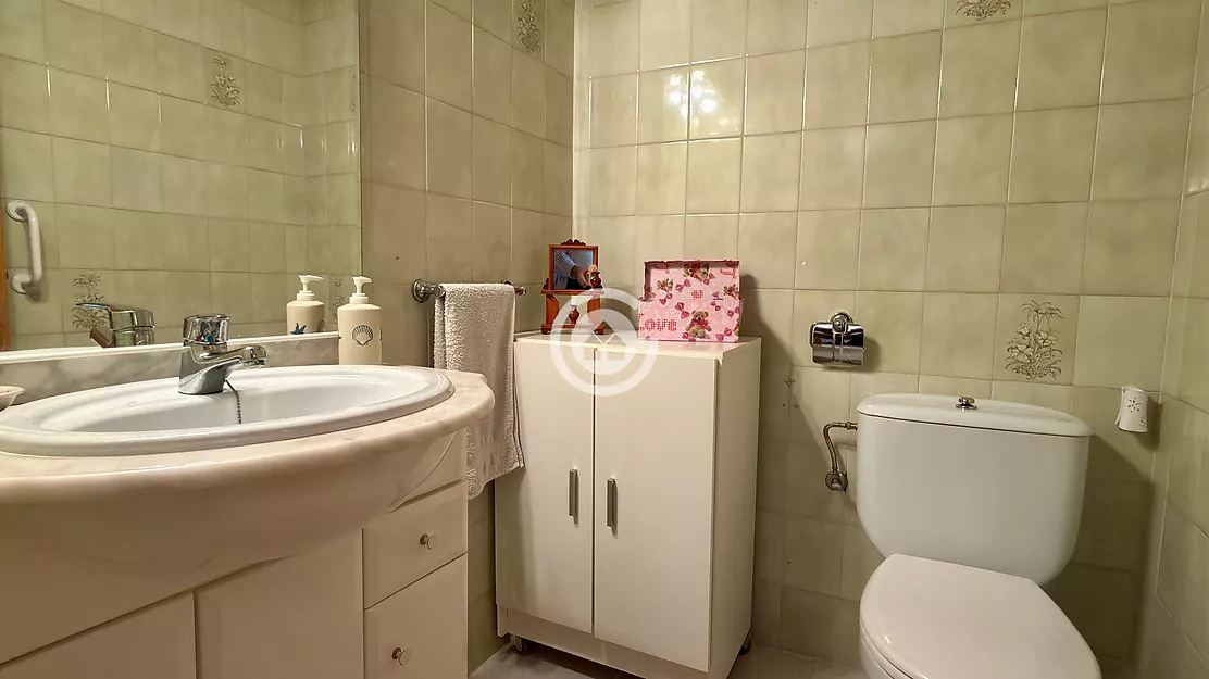 AMPLIA VIVIENDA CON JARDÍN, GARAJE A UN PASO DEL CENTRO DE PALAFRUGELL