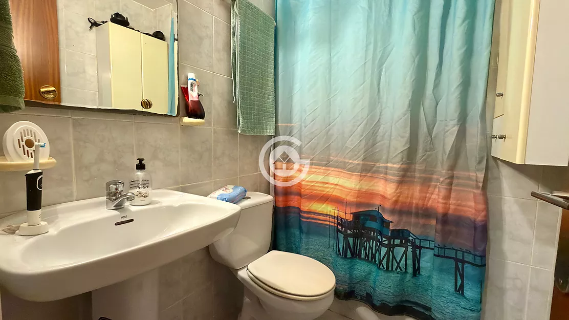 AMPLIA VIVIENDA CON JARDÍN, GARAJE A UN PASO DEL CENTRO DE PALAFRUGELL