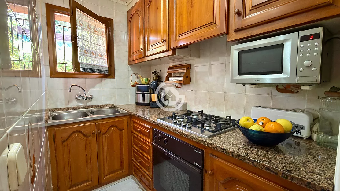 AMPLIA VIVIENDA CON JARDÍN, GARAJE A UN PASO DEL CENTRO DE PALAFRUGELL