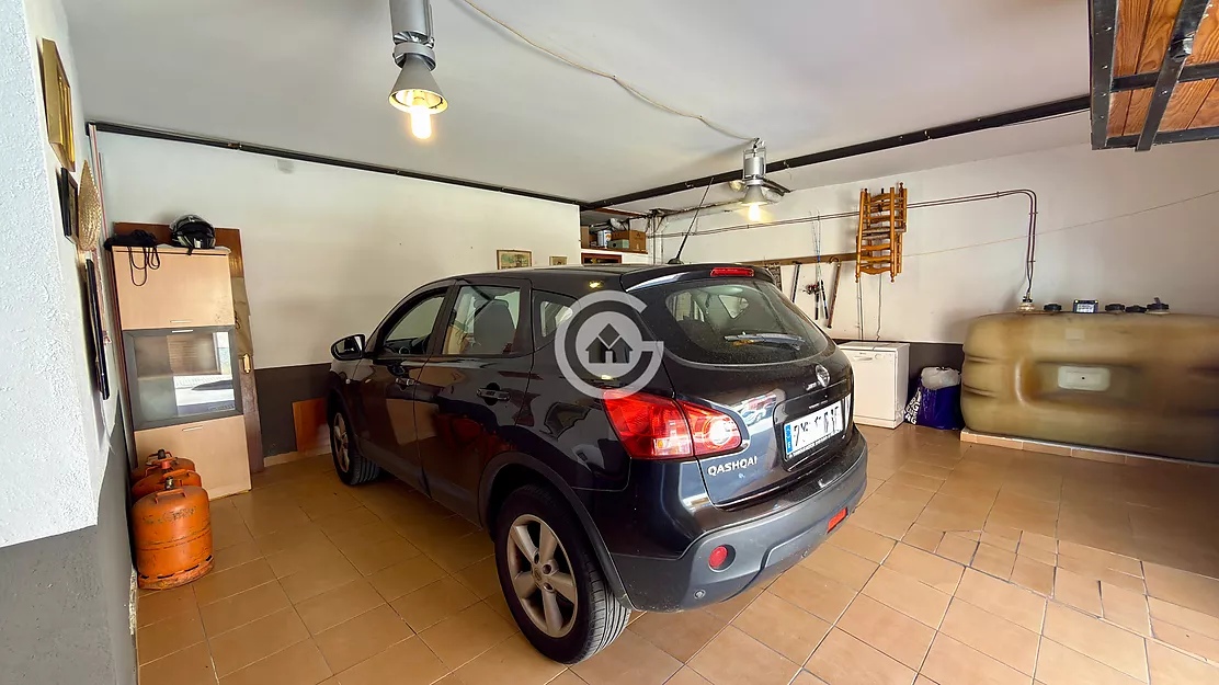 AMPLIA VIVIENDA CON JARDÍN, GARAJE A UN PASO DEL CENTRO DE PALAFRUGELL