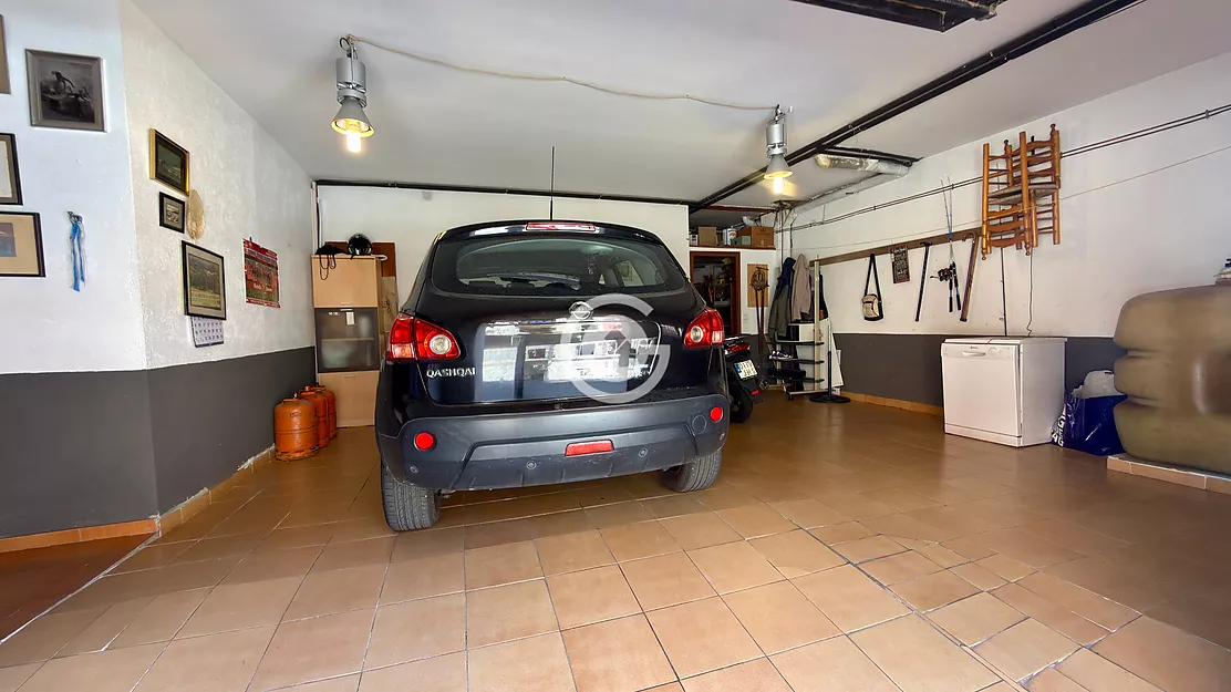 AMPLIA VIVIENDA CON JARDÍN, GARAJE A UN PASO DEL CENTRO DE PALAFRUGELL