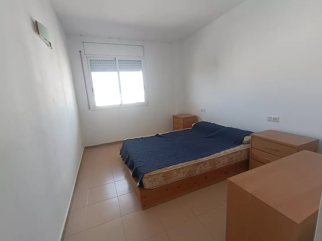 Excellent appartement en attique avec terrasse, ascenseur et place de parking.
