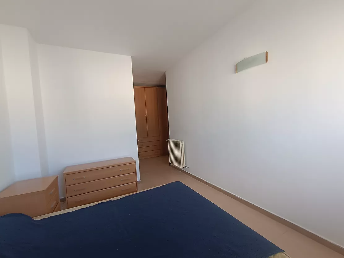 Excellent appartement en attique avec terrasse, ascenseur et place de parking.
