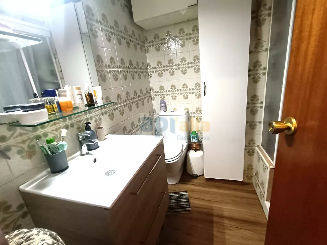 Appartement avec terrasse, ascenseur et parking.
