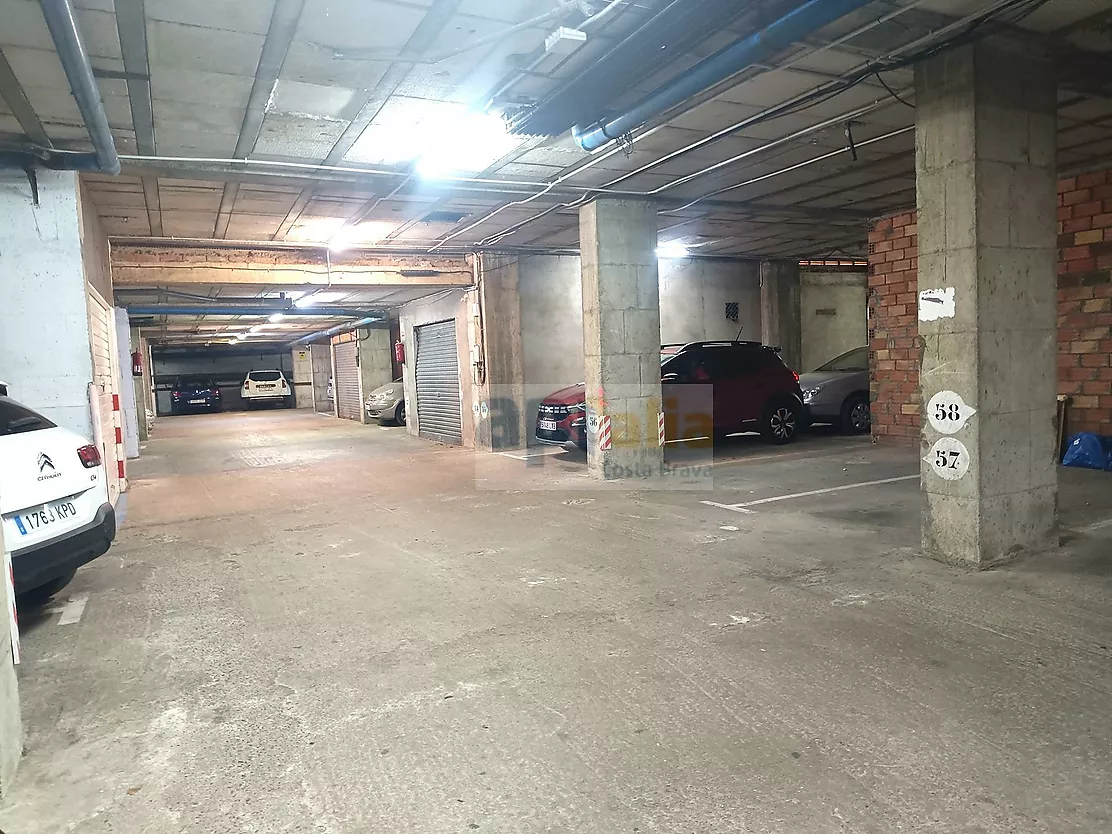 Appartement avec terrasse, ascenseur et parking.