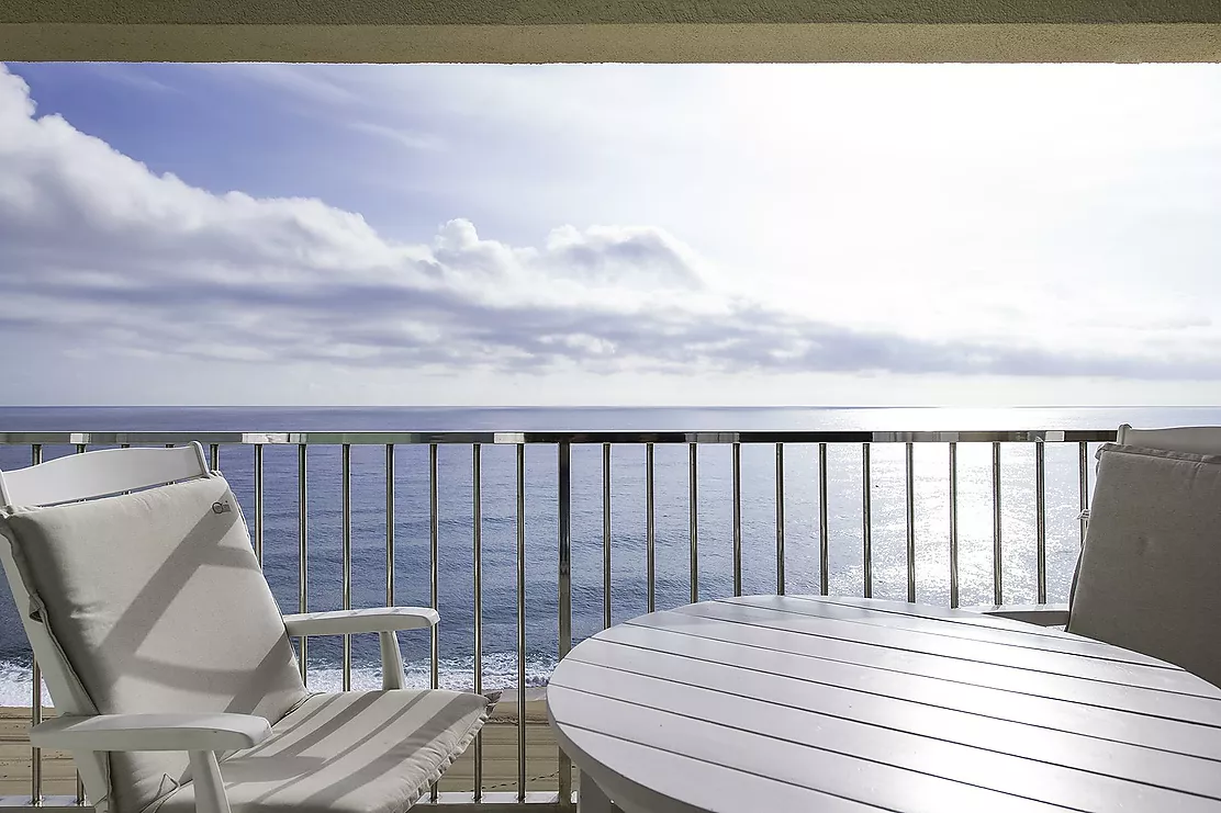 Un appartement en première ligne de mer avec une vue exceptionnelle et une licence touristique