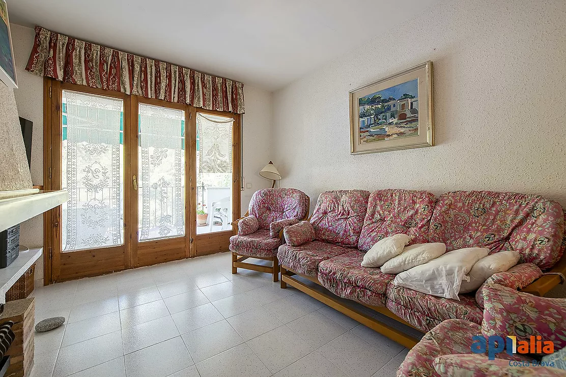TAMARIU. Exclusivité Apialia Costa Brava. Espace, tranquillité et qualité de vie à seulement 5 minutes à pied de la plage.