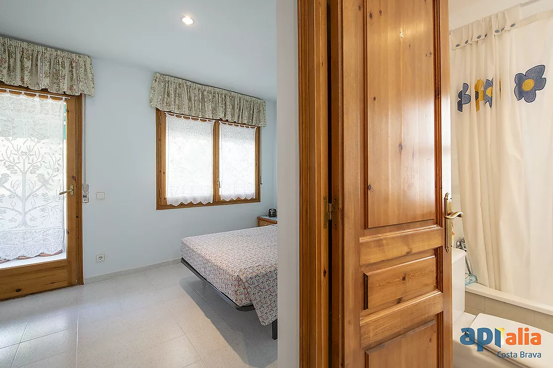 TAMARIU. Exclusivité Apialia Costa Brava. Espace, tranquillité et qualité de vie à seulement 5 minutes à pied de la plage.