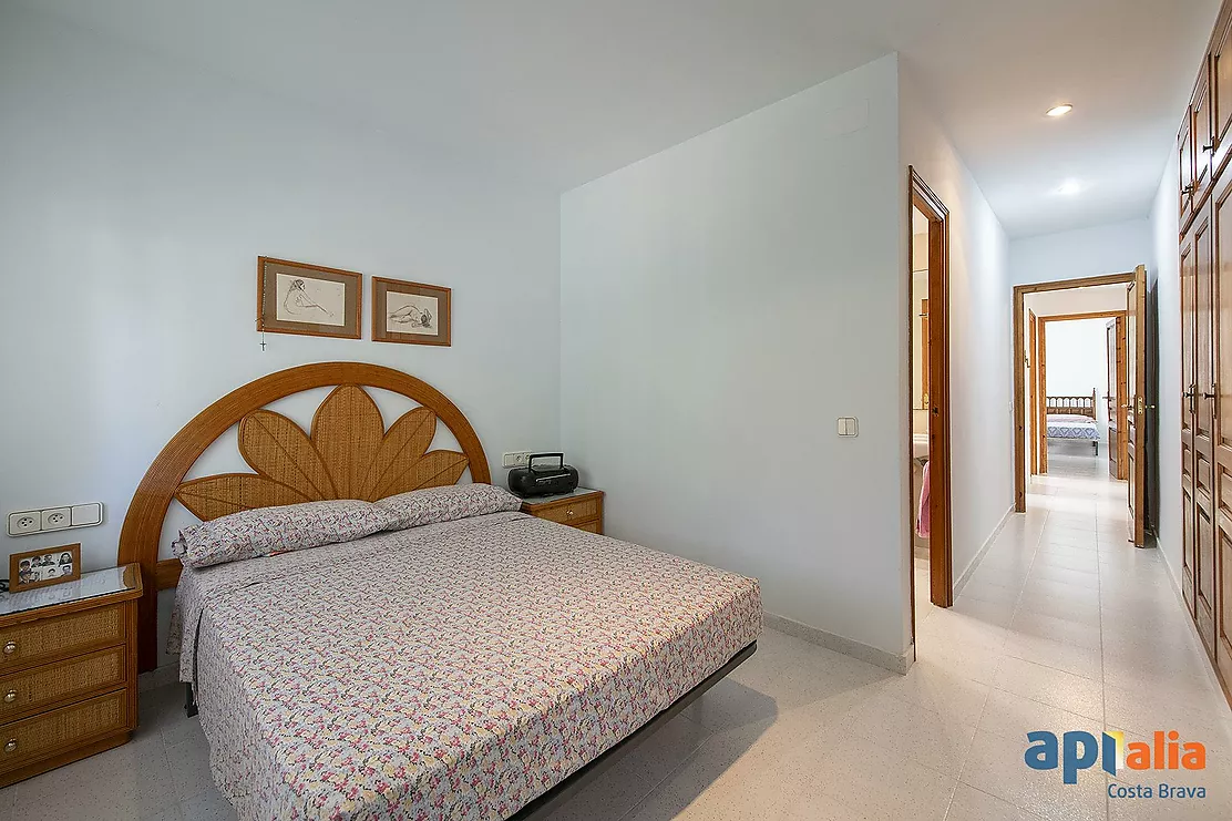 TAMARIU. Exclusivité Apialia Costa Brava. Espace, tranquillité et qualité de vie à seulement 5 minutes à pied de la plage.
