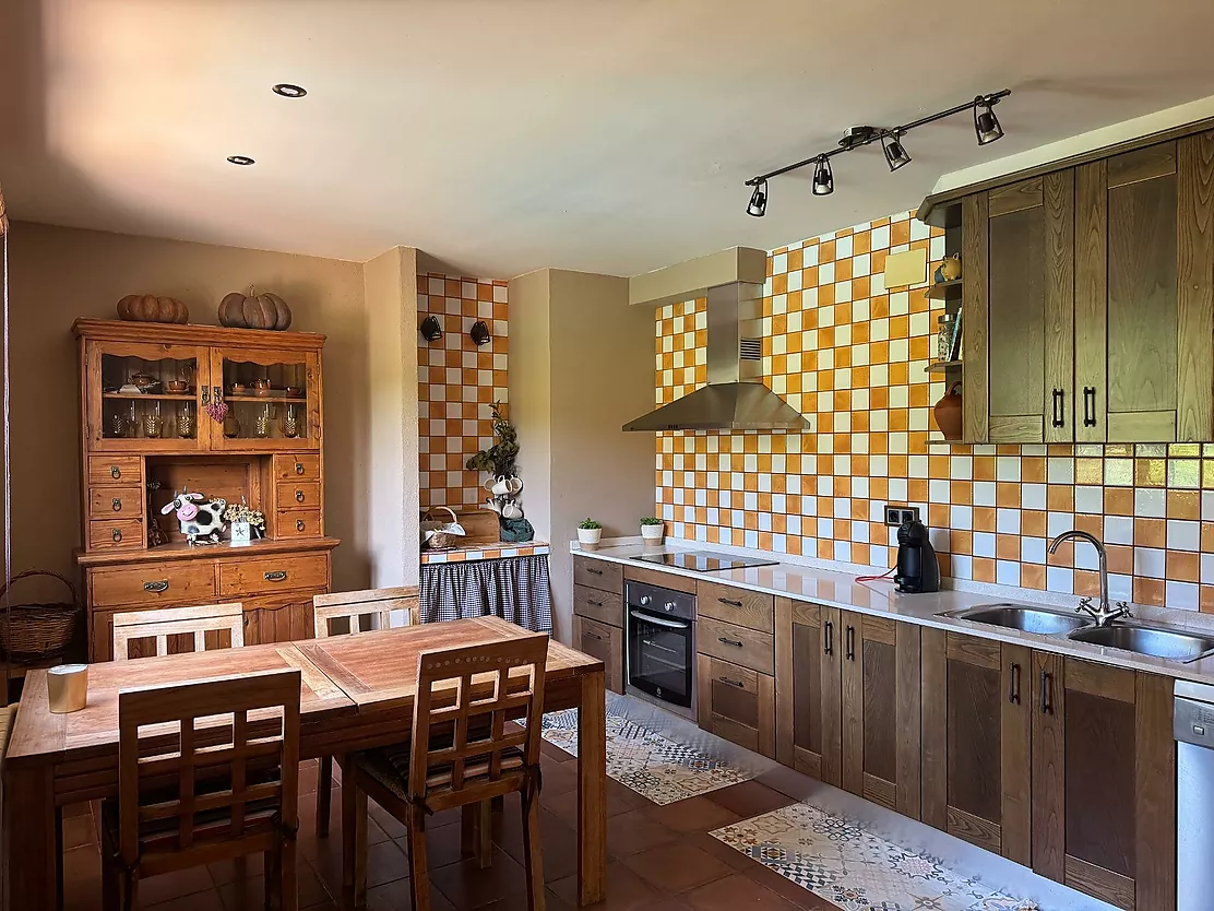 EXCLUSIVA CASA EN UNA IDÍLICA URBANIZACIÓN DEL ALT EMPORDÀ