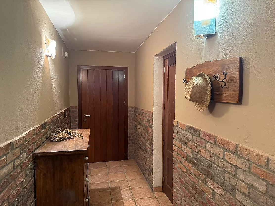 EXCLUSIVA CASA EN UNA IDÍLICA URBANIZACIÓN DEL ALT EMPORDÀ