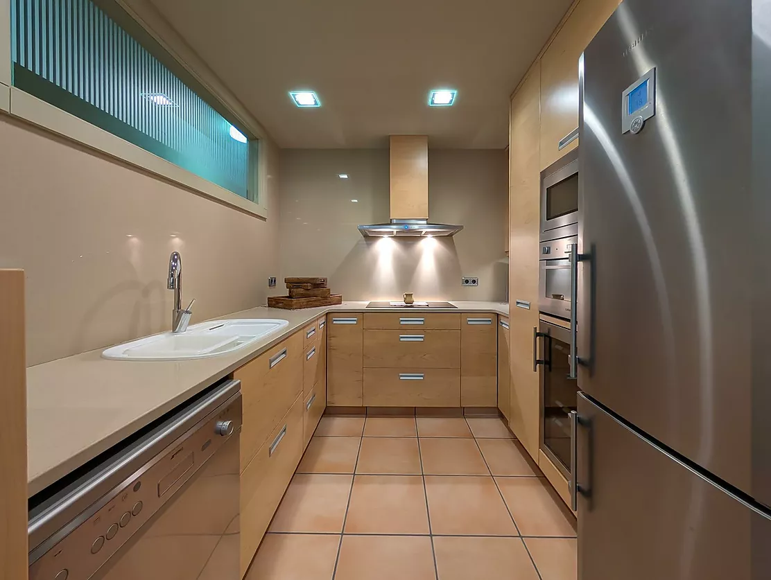 Exclusiva casa de lujo frente al lago de Banyoles con piscina y grandes espacios