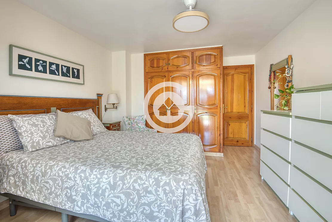 Casa de poble amb encant, jardí privat i un caràcter únic al cor de Palafrugell.