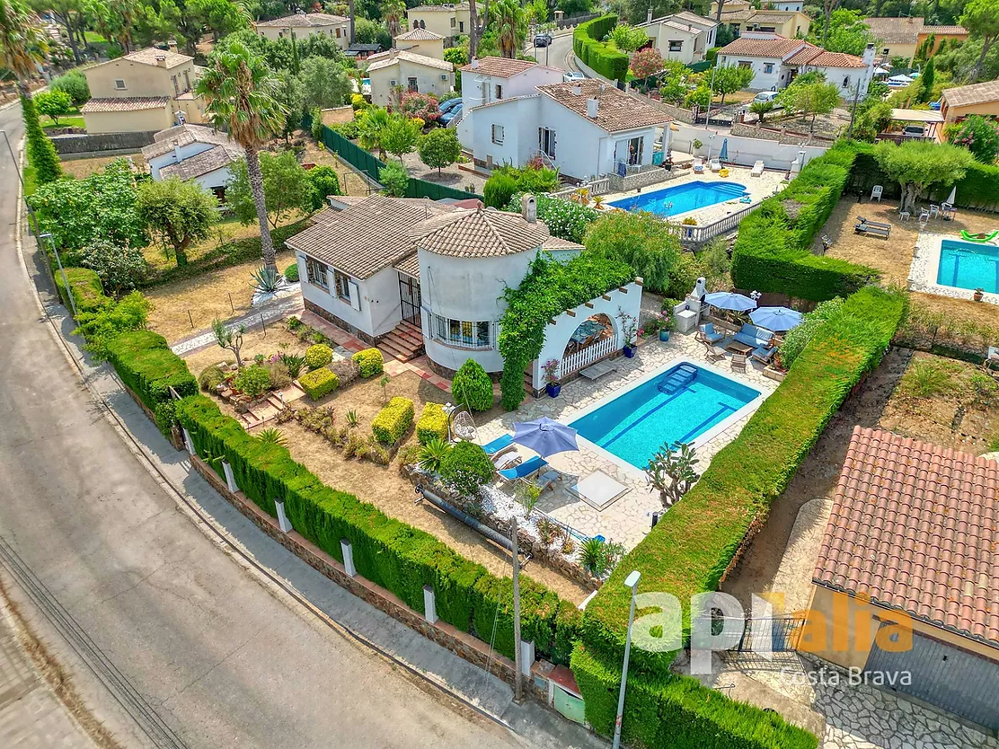 Magnifique villa rénovée avec licence touristique et piscine privée à Calonge