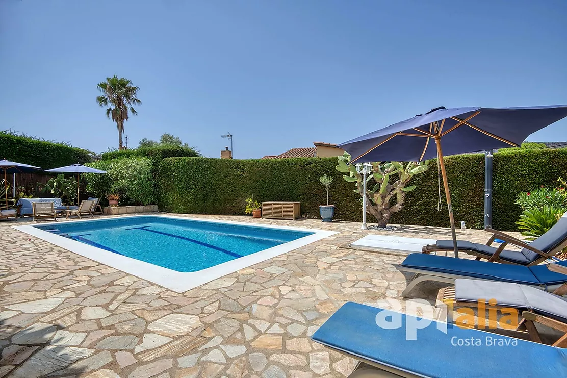 Magnifique villa rénovée avec licence touristique et piscine privée à Calonge