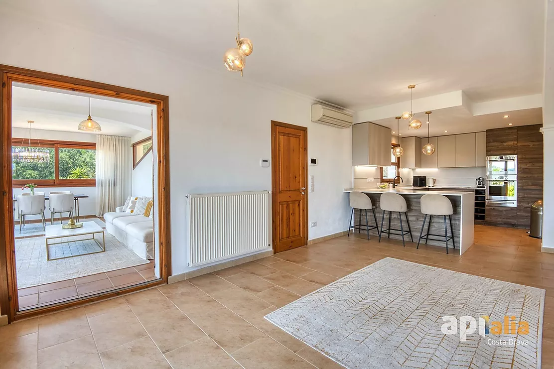 Espectacular casa con piscina y vistas para disfrutar del estilo de vida mediterráneo