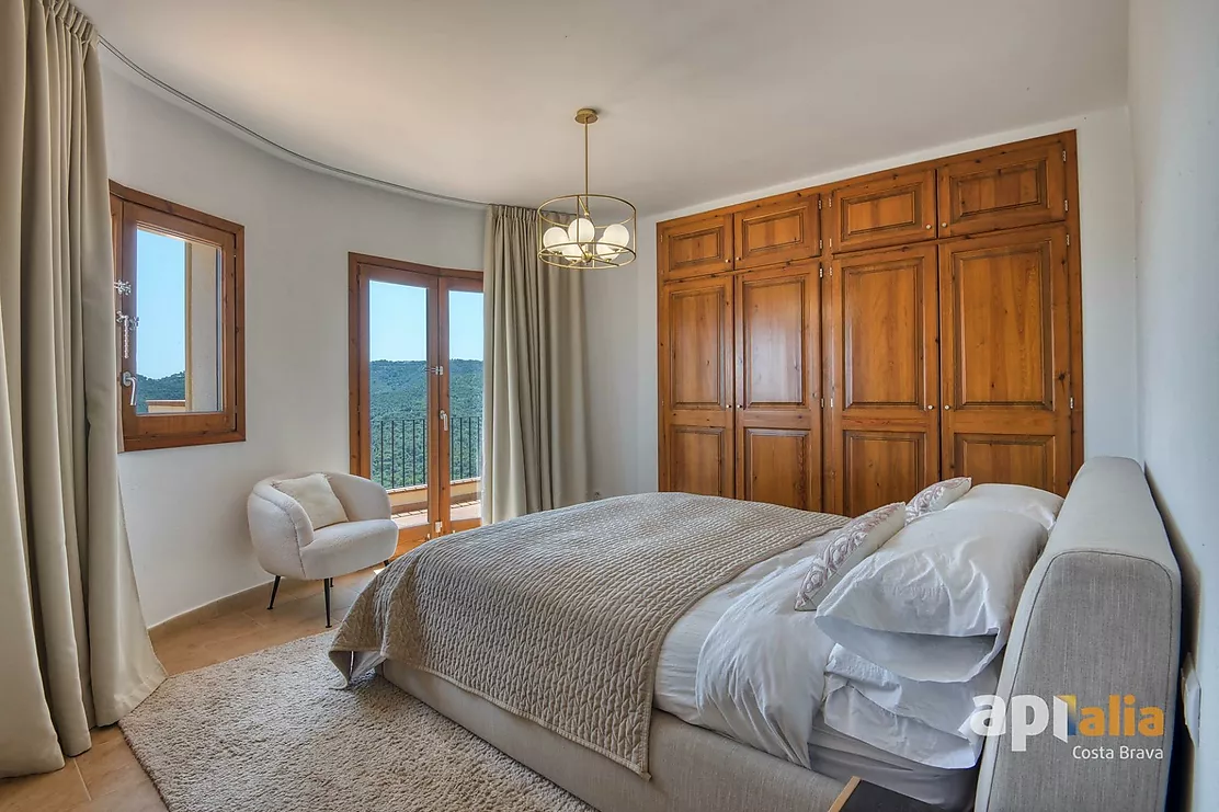 Espectacular casa con piscina y vistas para disfrutar del estilo de vida mediterráneo