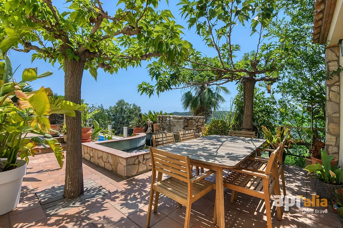 Espectacular casa con piscina y vistas para disfrutar del estilo de vida mediterráneo