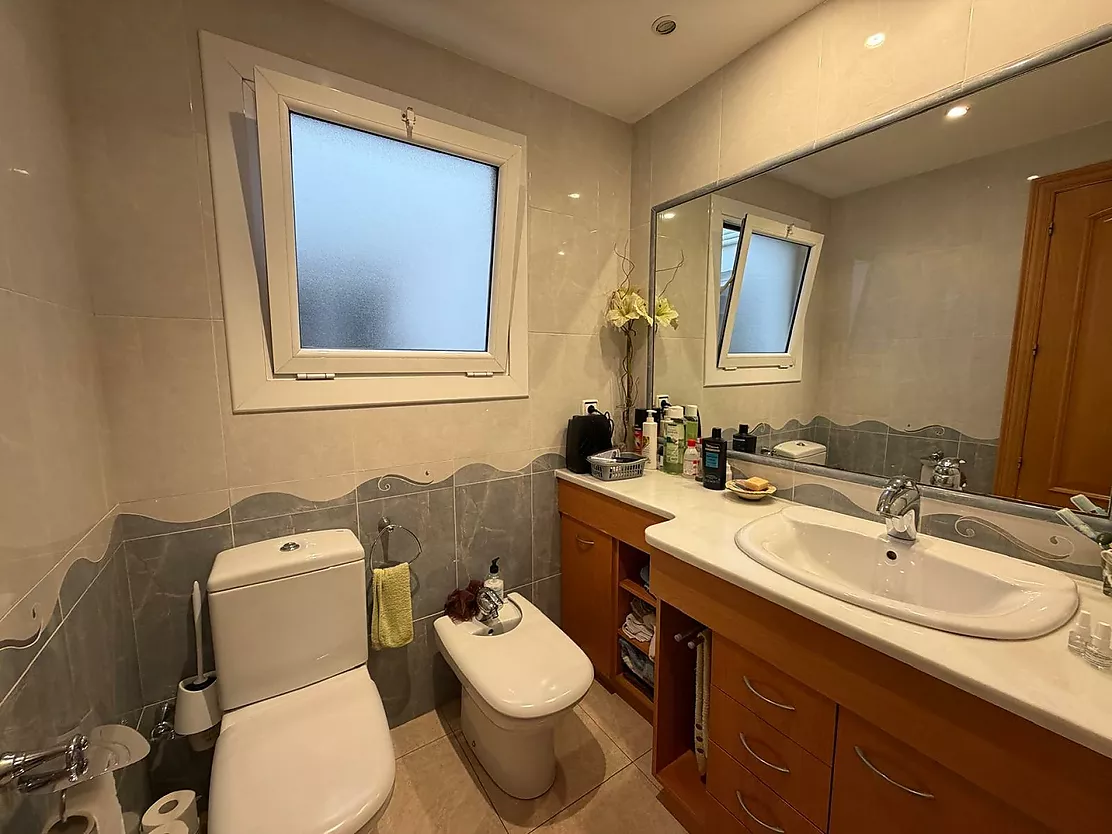Amplio y luminoso piso de 118 m² con garaje en Sant Feliu de Guíxols