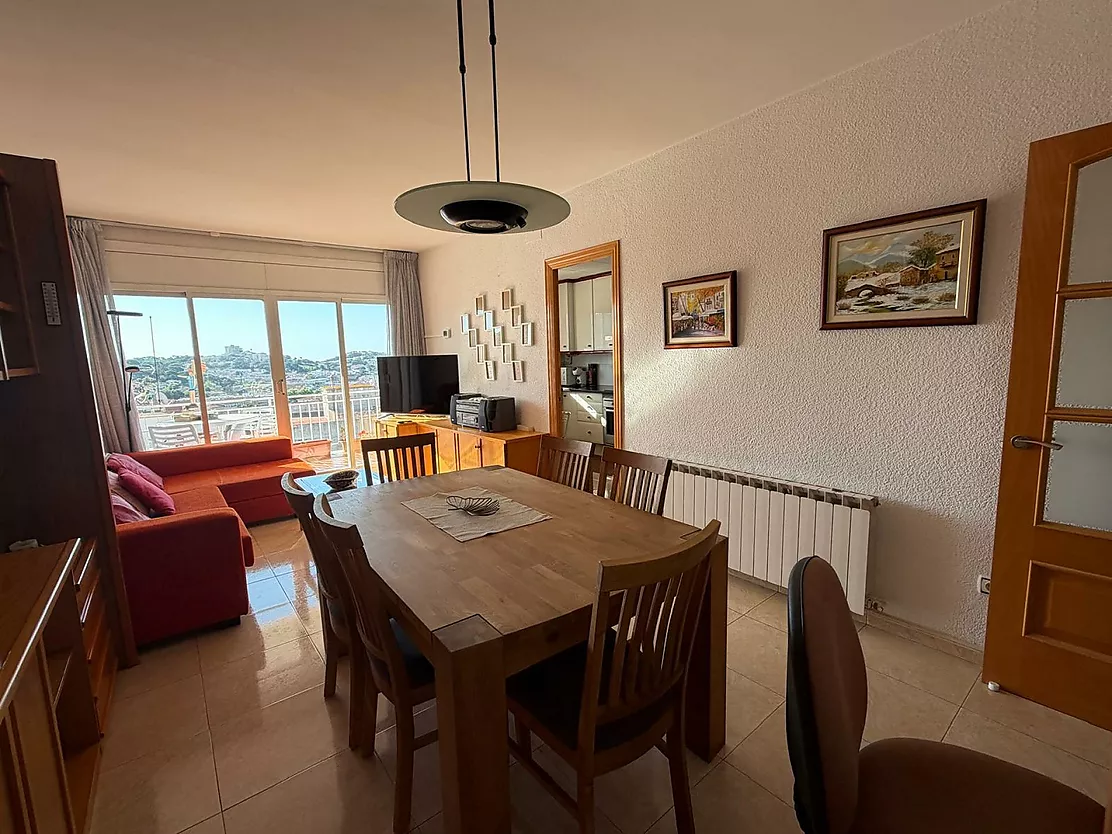 Amplio y luminoso piso de 118 m² con garaje en Sant Feliu de Guíxols