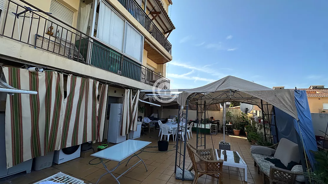 Spacieux appartement avec grande terrasse privée au centre de Palafrugell