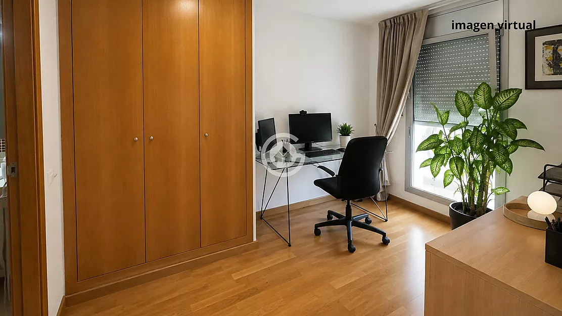 Ático dúplex con amplias terrazas y plaza de parking en el centro de Palafrugell
