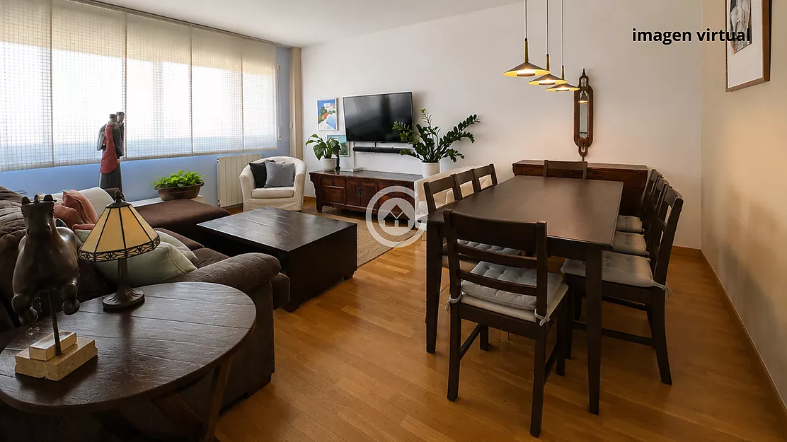 Ático dúplex con amplias terrazas y plaza de parking en el centro de Palafrugell