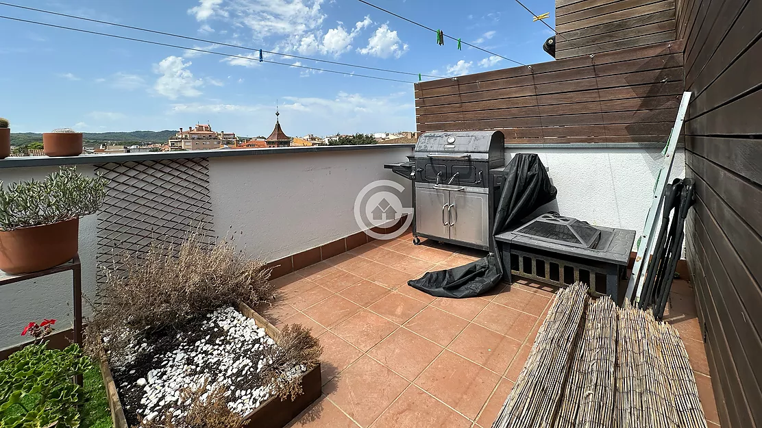 Ático dúplex con amplias terrazas y plaza de parking en el centro de Palafrugell