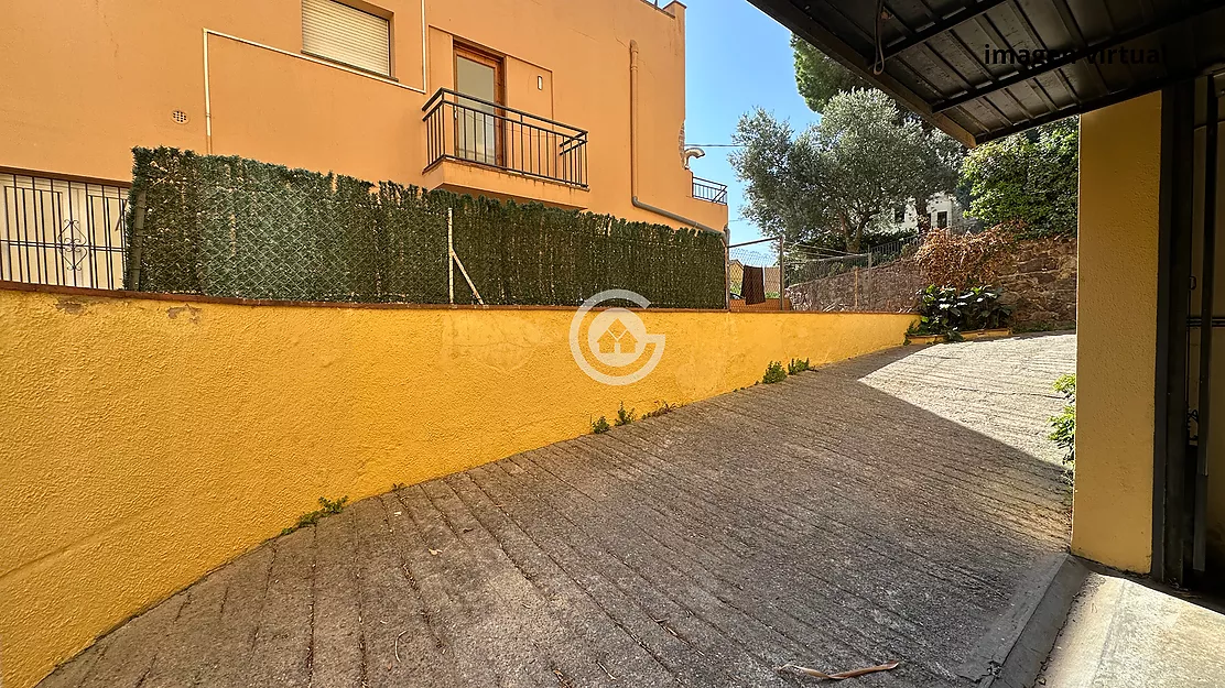 Piso de 3 habitaciones en venta con garaje, en una zona tranquila de Palafrugell