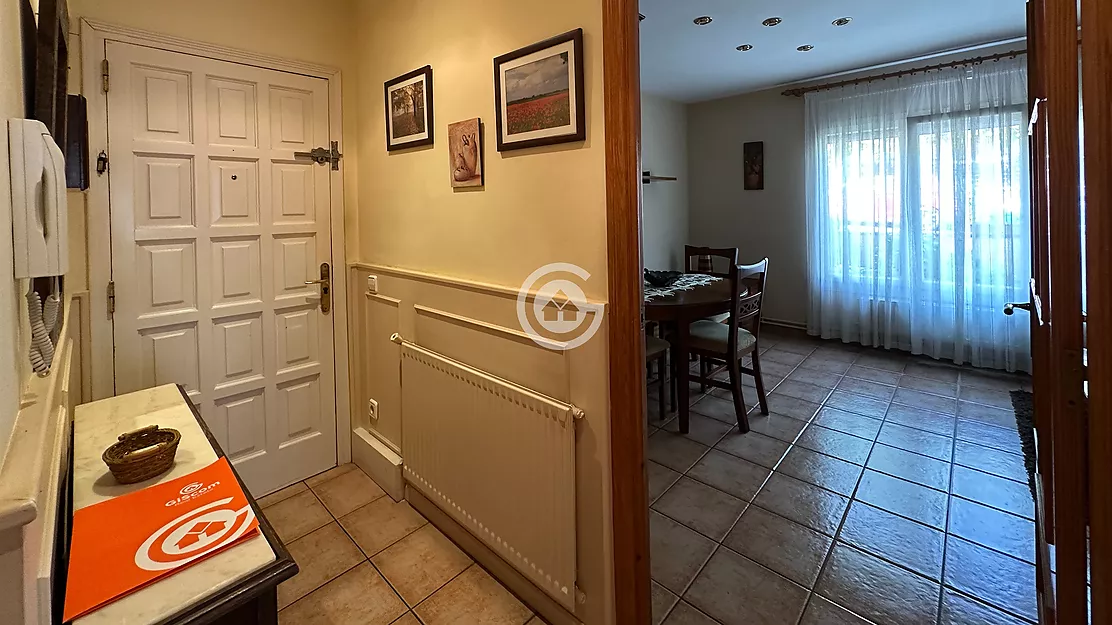 Piso de 3 habitaciones en venta con garaje, en una zona tranquila de Palafrugell
