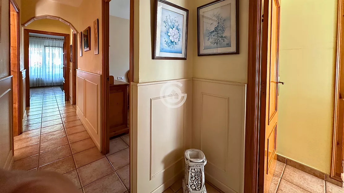Piso de 3 habitaciones en venta con garaje, en una zona tranquila de Palafrugell