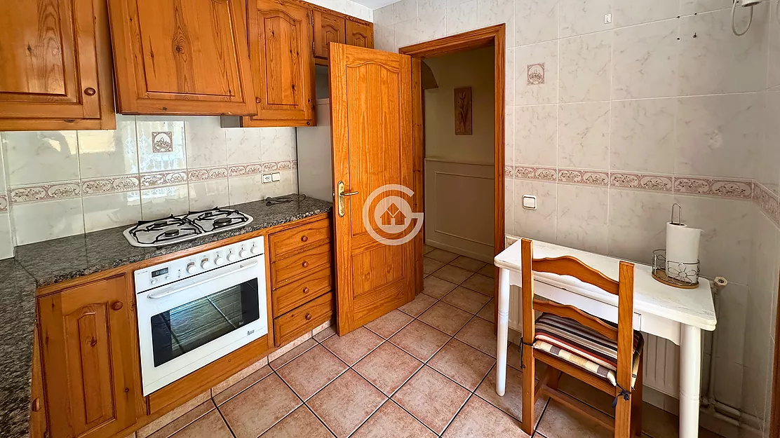 Piso de 3 habitaciones en venta con garaje, en una zona tranquila de Palafrugell