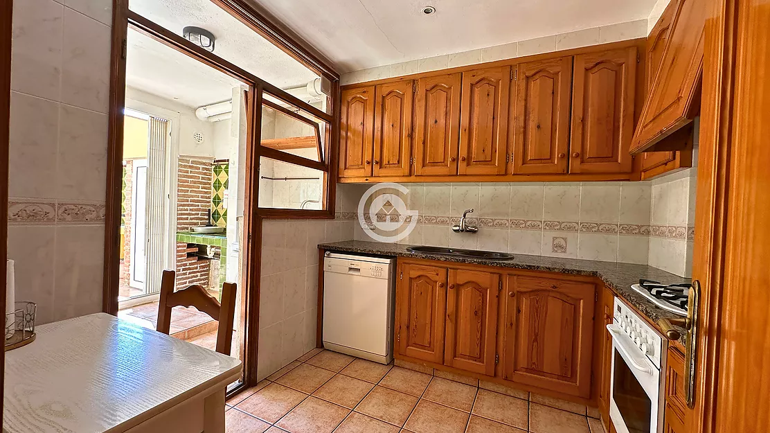 Piso de 3 habitaciones en venta con garaje, en una zona tranquila de Palafrugell