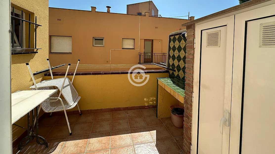 Piso de 3 habitaciones en venta con garaje, en una zona tranquila de Palafrugell